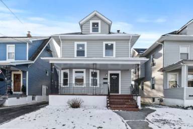 Main picture of 225 Harding Ave