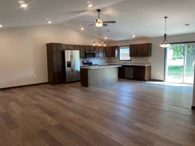 Main picture of 1014 Royal Blvd