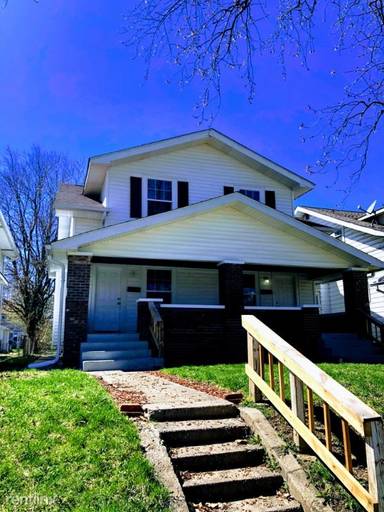 Main picture of 614 N Riley Ave