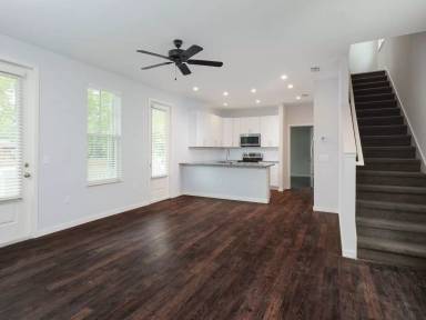 Main picture of 745 NW 9th St