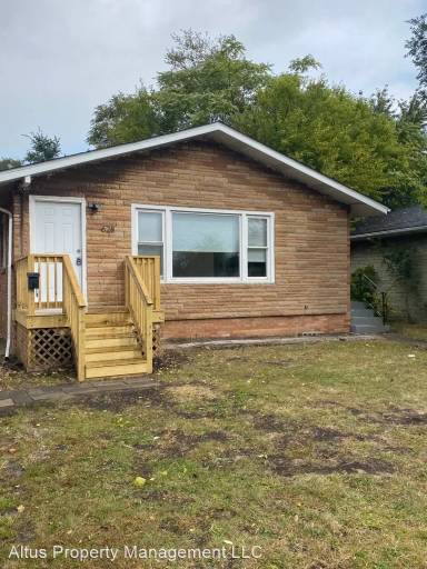 Main picture of 628 W 20th Pl