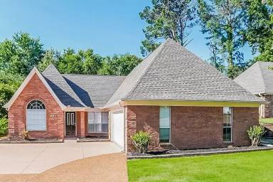 Main picture of 1163 Carriage Dr S