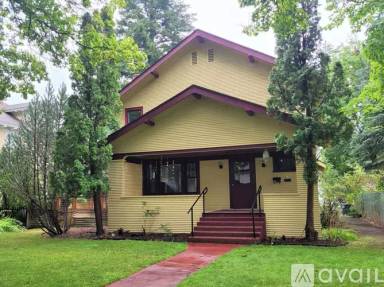 Main picture of 115 University Ave