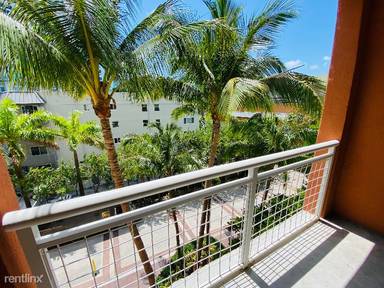 Main picture of 2002 N Bayshore Dr