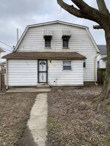 Main picture of 2919 E New York St