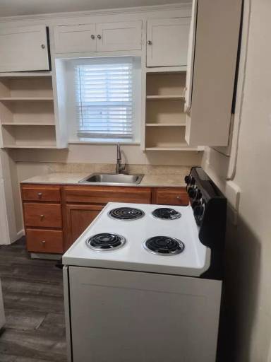 Main picture of 615 Moran St