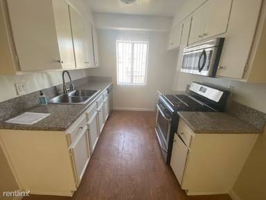 Main picture of 14833 Magnolia Blvd