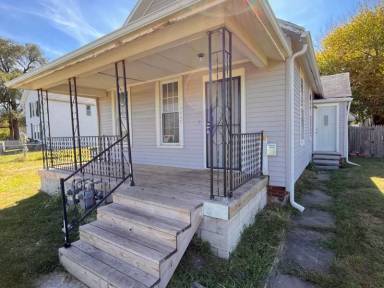 Main picture of 1547 Airline Ave