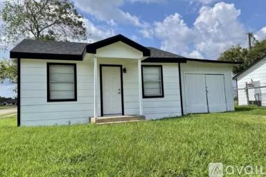 Main picture of 1901 N Avenue Q