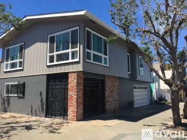 Main picture of 1501 47th Ave