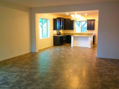 Main picture of 5511 S Sandstone St