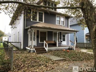 Main picture of 235 N Oxford St