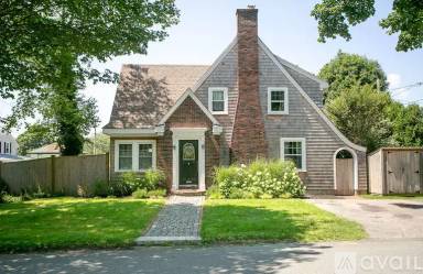 Main picture of 18 Sagamore St