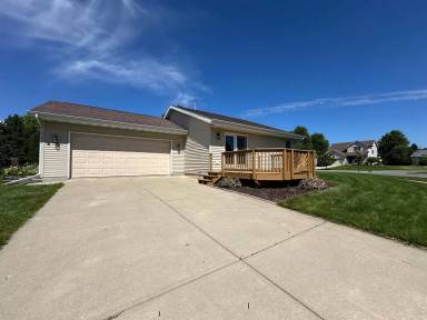 Main picture of 868 North Edge Trl