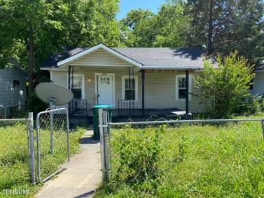 Main picture of 2702 Woodside St