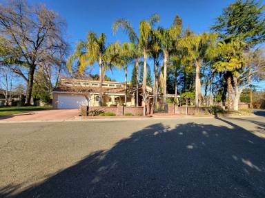 Main picture of 4231 Puente Way
