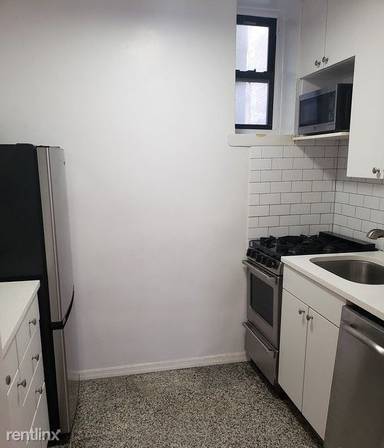 Main picture of 425 East 74th St