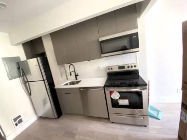 Main picture of 2108 Regent Pl