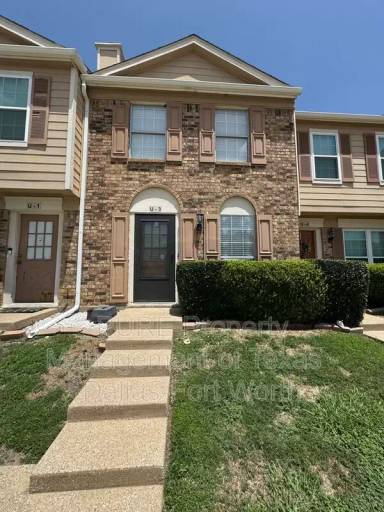 Main picture of 2500 E Park Blvd