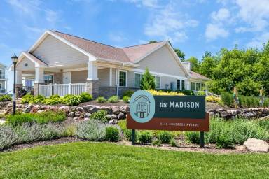 Main picture of 5440 Congress Ave