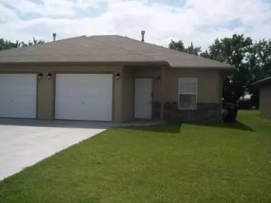 Main picture of 812 Deerfield Rd