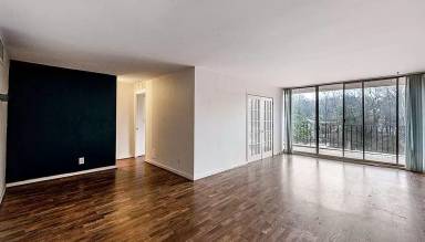 Main picture of 11400 Washington Plz W