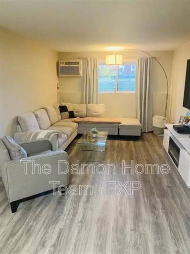 Main picture of 3 Lancelot Ct