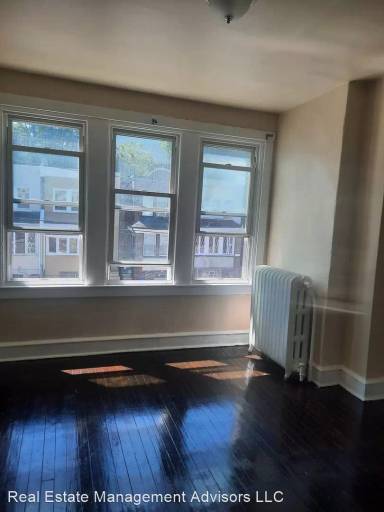 Main picture of 619 Lindley Ave