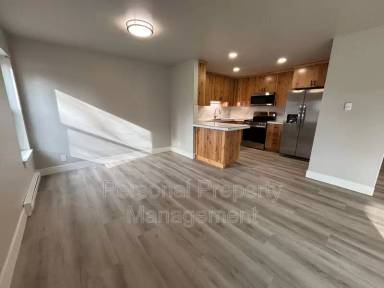 Main picture of 112 Elm St