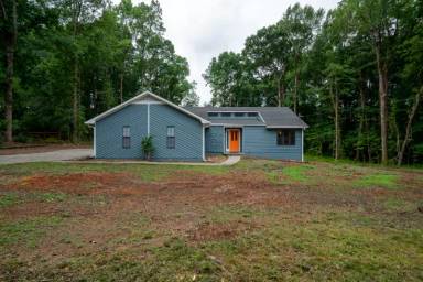 Main picture of 195 White Oak Way