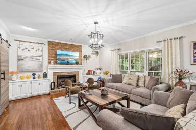 Main picture of 3302 Greencastle Chase NE