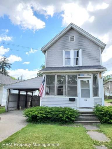 Main picture of 888 1st St NE