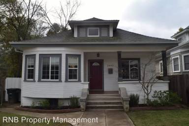 Main picture of 2442 2nd Ave