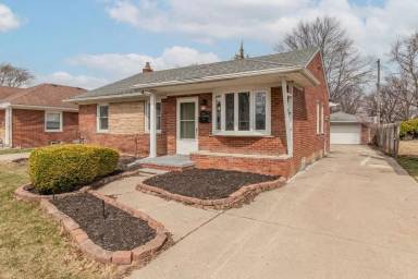 Main picture of 20625 Elizabeth St