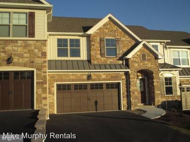 Main picture of 5018 Royal Ave