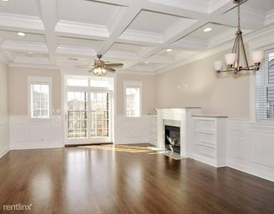 Main picture of 2326 N Greenview Ave