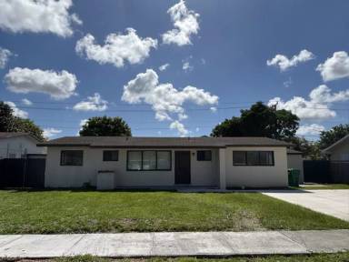 Main picture of 16030 SW 101st Ave