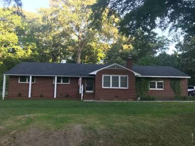Main picture of 101 Carol Dr