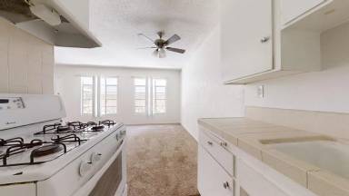 Main picture of 2717 Vanderbilt Ln