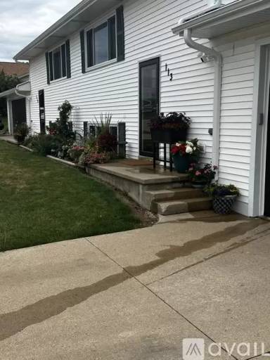 Main picture of 113 William Ct