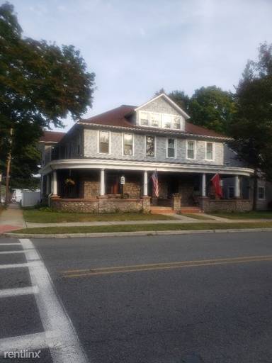 Main picture of 220 Grand Ave