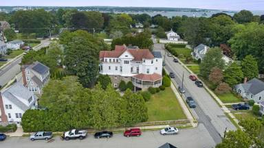 Main picture of 17 Greenway Rd