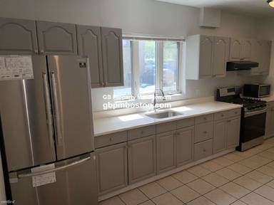 Main picture of 25 Moreland St