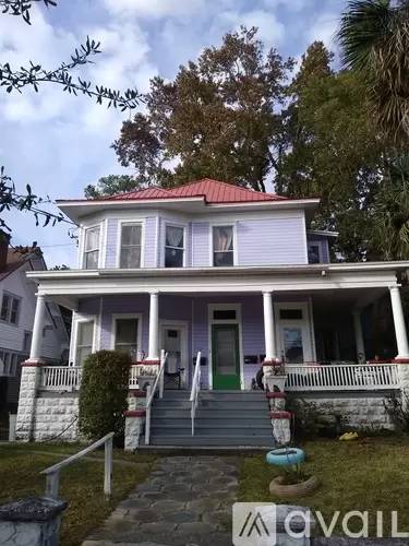 Main picture of 2243 Oak St