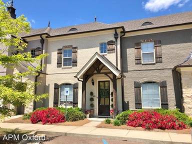 Main picture of Creekside Condominiums