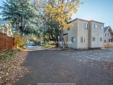 Main picture of 3753 SE Salmon St