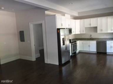 Main picture of 2044 Beacon St
