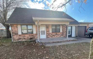 Main picture of 904 NW 9th St