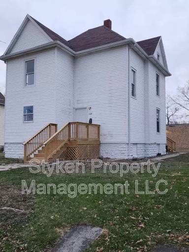 Main picture of 1129 E Merchant St
