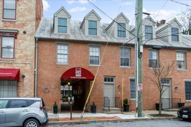 Main picture of 10 W All Saints St